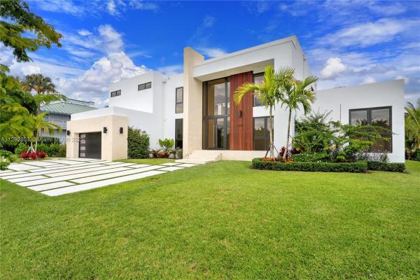 Kings Bay, 6225 Dolphin Dr, Coral Gables, Florida 33158, image 1