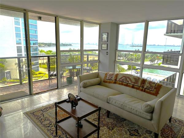Charter Club, 600 NE 36th St #701, Miami, Florida 33137, image 2