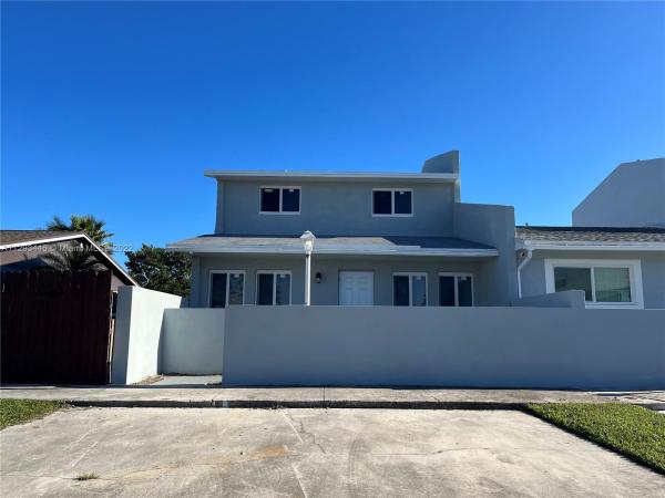 Lakes Of Acadia, 19549 NW 55th Cir Pl, Miami Gardens, Florida 33055, image 2
