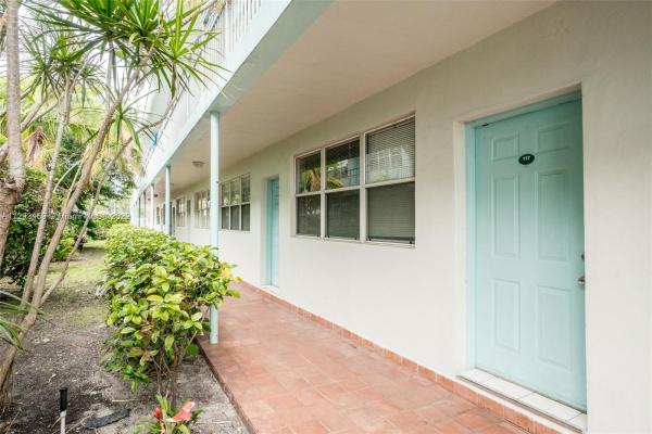 Marseille Deco, 1255 Marseille Dr #17, Miami Beach, Florida 33141, image 1