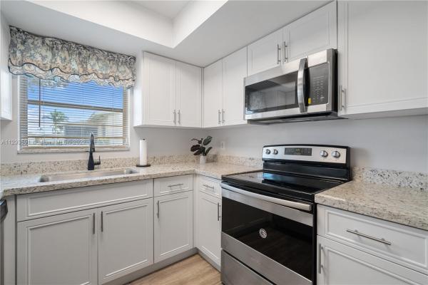 Ashley At Cresthaven Villas, 2819 W Ashley Dr W #B, West Palm Beach, Florida 33415, image 1