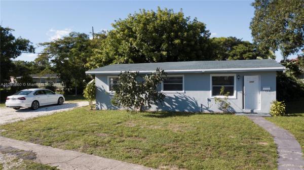 Lauderdale Manors, 1541 NW 15th Ave, Fort Lauderdale, Florida 33311, image 2