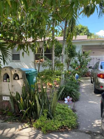 Sugar Tree Grove, 910 SW 71st Ct, Coral Terrace, Florida 33144, image 1