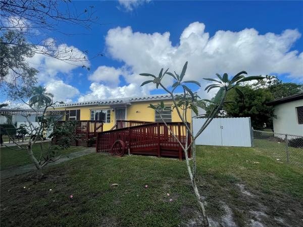 Biscayne Gardens, 241 NW 150th St, Golden Glades, Florida 33168, image 2