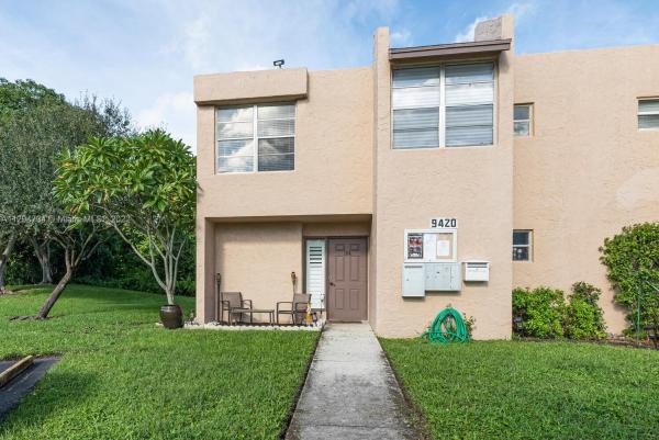 Live Oak Of Pine Island Ridge, 9420 Live Oak Pl #104, Davie, Florida 33324, image 2