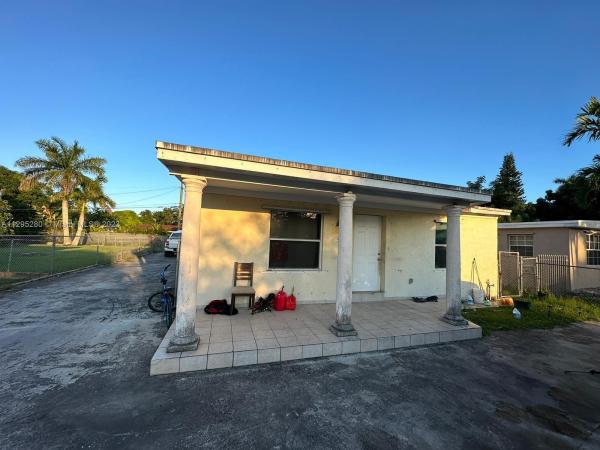 Homestead No HOA, 313 NW 8th Ave, Homestead, Florida 33030, image 2