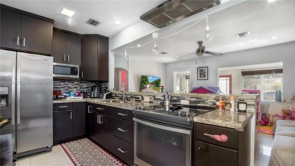 Dixie Gardens, 2517 Johnson St, Hollywood, Florida 33020, image 1