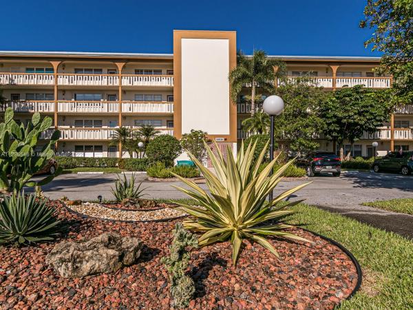Martinique Village, 4302 Martinique Cir #F1, Coconut Creek, Florida 33066, image 1