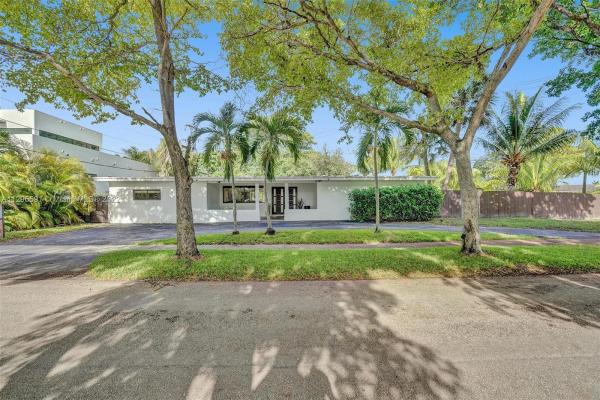Sky Lake, 19401 NE 22nd Rd, North Miami Beach, Florida 33179, image 1