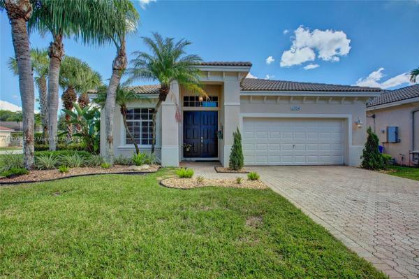 Laguna Isles, 6704 SW 195th Ave, Pembroke Pines, Florida 33332, image 1