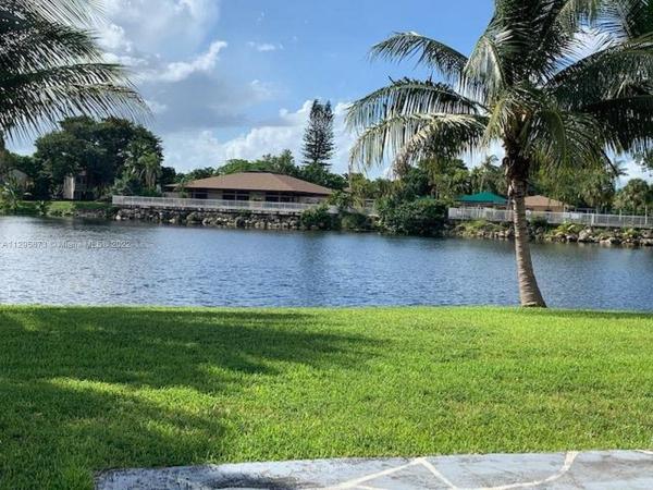 Snapper Creek Townhouses, 11145 SW 70th Ter, Kendall, Florida 33173, image 2