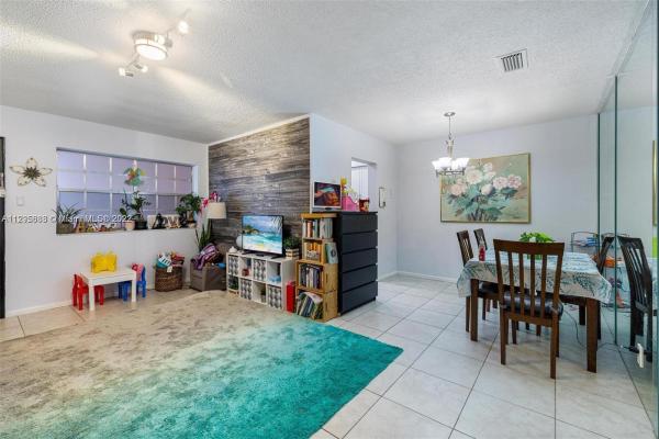 Town & Country, 1431 S 14th Ave #202, Hollywood, Florida 33020, image 1