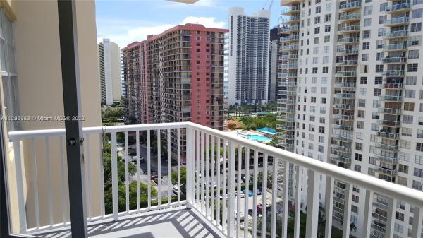 Winston Towers 400, 231 174th St #1611, Sunny Isles Beach, Florida 33160, image 2