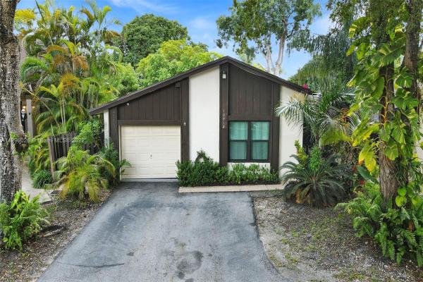 The Crossings, 10912 SW 134th Pl, The Crossings, Florida 33186, image 2