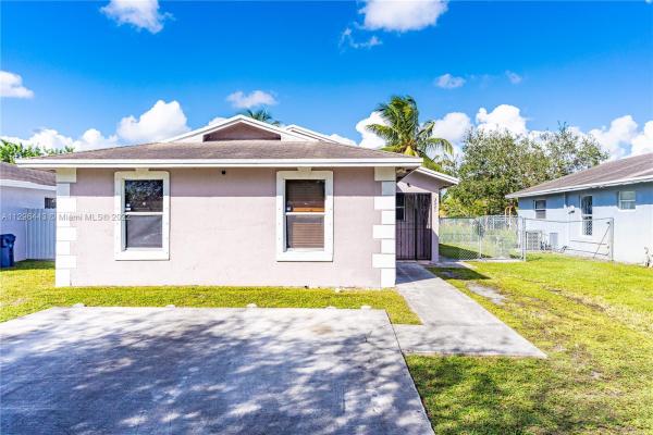Golden Gardens, 3221 NW 191st St, Miami Gardens, Florida 33056, image 1