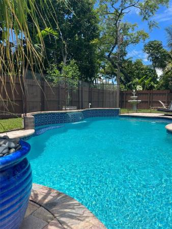 Pickwick Lake Estates, 850 NE 182nd Ter, North Miami Beach, Florida 33162, image 1