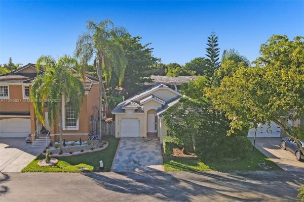 Courtyards At Deerwood, 12336 SW 146th St, Three Lakes, Florida 33186, image 1