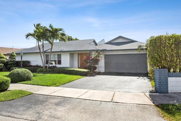 Glen Cove, 11630 SW 99th St, Kendall, Florida 33176, image 1