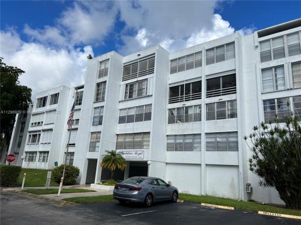 Plantation Royal, 6903 Cypress Rd #B25, Plantation, Florida 33317, image 1