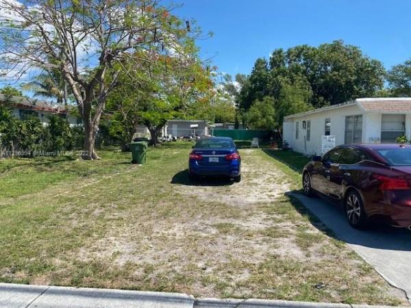 Hallandale Park, 125 SE Gulfstream Ln #1-3, Hallandale Beach, Florida 33009, image 2