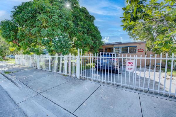 Fulford By The Sea, 1730 NE 160th St, North Miami Beach, Florida 33162, image 2