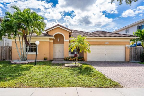 Twin Lake Shores East, 13048 SW 136th Ter, Three Lakes, Florida 33186, image 1
