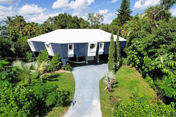 Palm Beach Gardens No HOA, 2435 Cardinal Ln, Palm Beach Gardens, Florida 33410, image 2