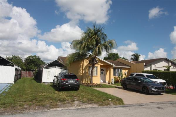 Lakes Of Acadia, 5243 NW 197th Ter, Miami Gardens, Florida 33055, image 2