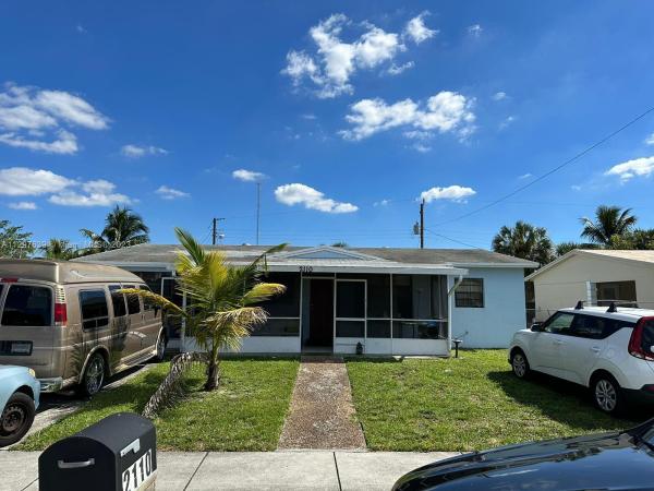 Royal Palms Park, 2110 NW 28th Ter, Fort Lauderdale, Florida 33311, image 1
