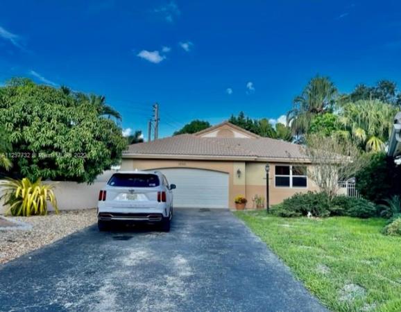 Falcon's Lea Patio Homes, 14941 Norfolk Ln, Davie, Florida 33331, image 1