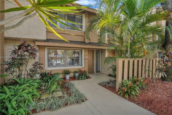 Wimbledon At Jacaranda, 204 Wimbledon Lake Dr #204, Plantation, Florida 33324, image 1