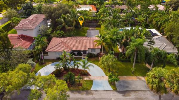 Dunnings Miami Shores, 74 NE 109th St, Miami Shores, Florida 33161, image 2