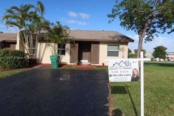 Devon Aire Villas, 12321 SW 112th Ter #12321, The Crossings, Florida 33186, image 2