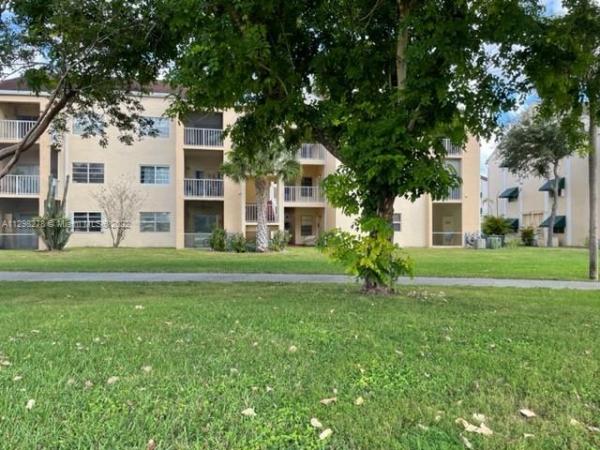 Hammocks Trails, 15330 SW 106th Ter #901, The Hammocks, Florida 33196, image 1