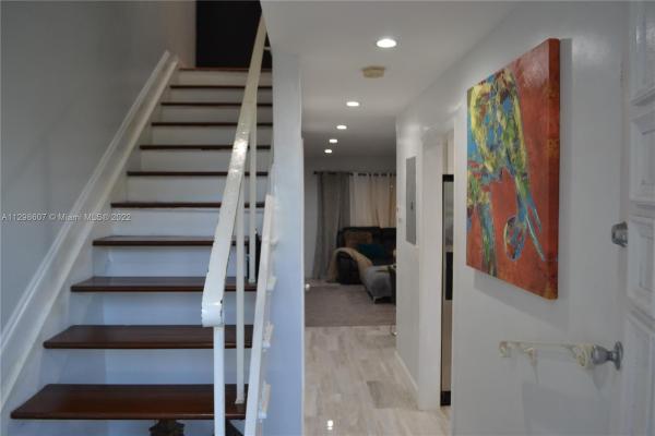 Executive Manors, 1647 NE 142nd St, North Miami, Florida 33181, image 1