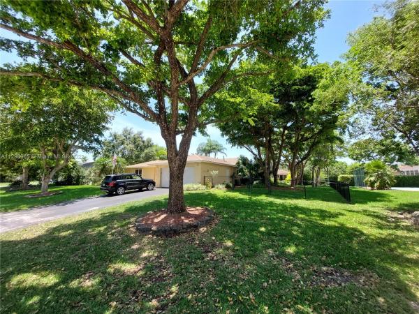 Pinewood Estates, 8600 SW 179th St, Palmetto Bay, Florida 33157, image 1