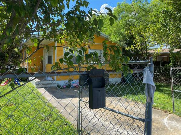 Greenacres, 2146 NW 44th St, Brownsville, Florida 33142, image 1
