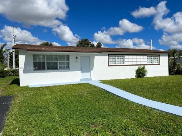 Lake Lucerne, 2601 NW 206th St, Miami Gardens, Florida 33056, image 2