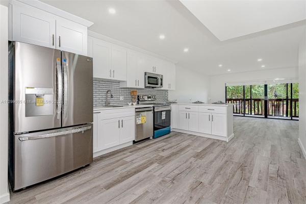 Manaranda Village, 1021 Mockingbird Ln #202, Plantation, Florida 33324, image 1