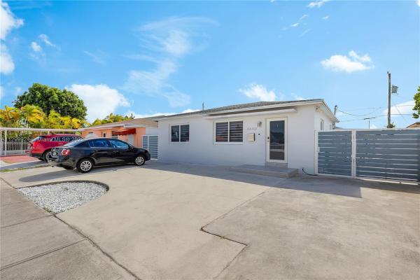Grapeland Heights, 3640 NW 17th St, Miami, Florida 33125, image 2