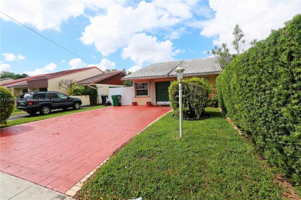842 SW 89th Ave #A, Westchester, Florida 33174, image 2