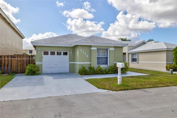 Fay’s Cove At Coral Bay, 6456 Rock Beauty Ter, Margate, Florida 33063, image 1