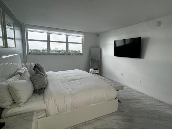 Victoria Towers, 211 S Ocean Dr #604, Hollywood, Florida 33019, image 1