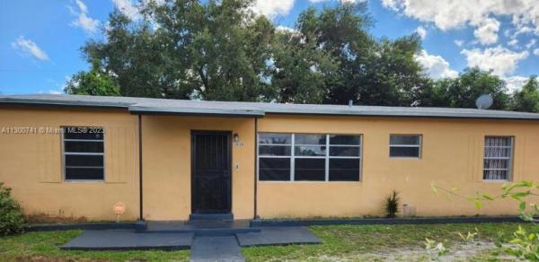 Pine Tree Park, 3030 NW 158th St, Miami Gardens, Florida 33054, image 1