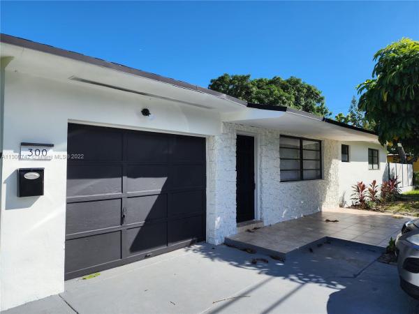 Fulford Highlands, 300 NE 160th Ter, Golden Glades, Florida 33162, image 2
