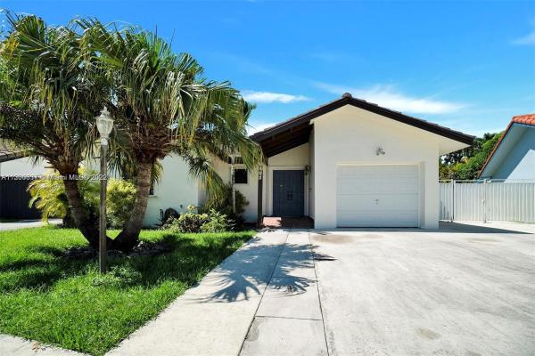 Munne Royal Homes, 9822 SW 145th Ct, The Hammocks, Florida 33186, image 1