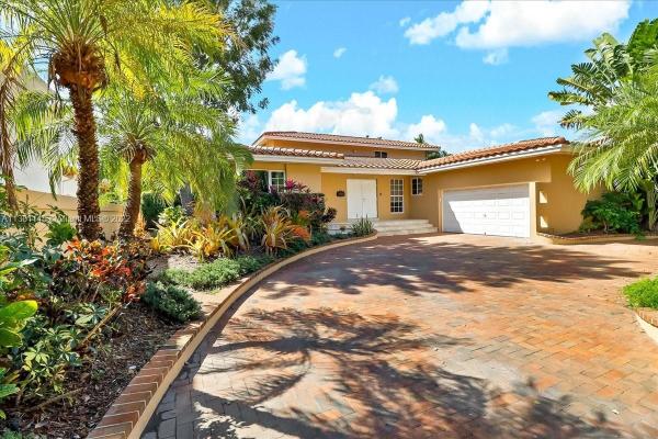 Bay Heights Groves, 40 N Shore Dr N, Miami, Florida 33133, image 1