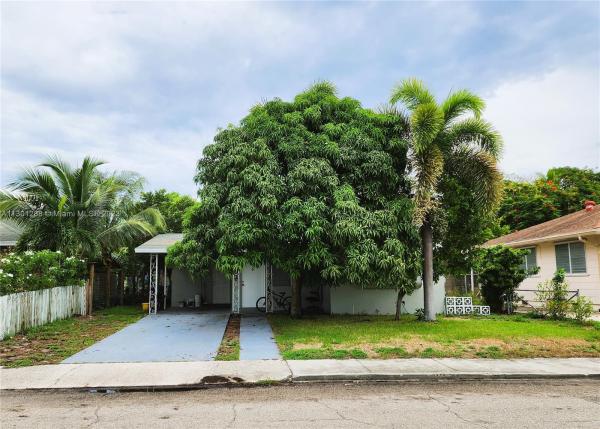 Lake Worth Town, 822 S C St, Lake Worth Beach, Florida 33460, image 1