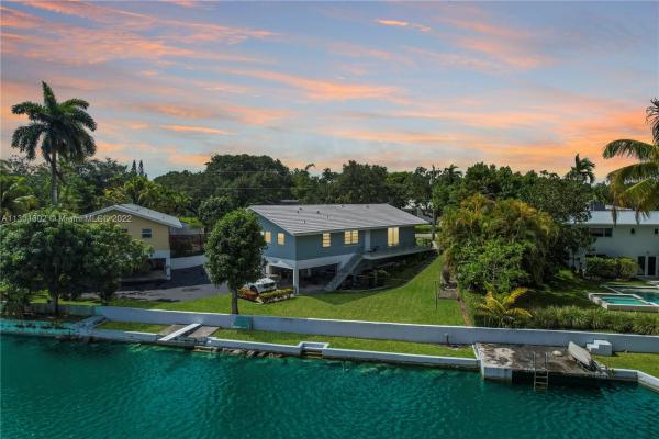 Mirror Lake, 425 NE 103rd St, Miami Shores, Florida 33138, image 1