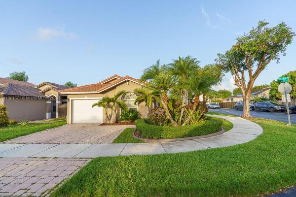 Victoria Parc, 14691 SW 156th Ave, Country Walk, Florida 33196, image 1